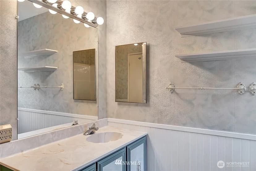 Property photo for 17044 Woodcrest Drive NE, Bothell photo 14