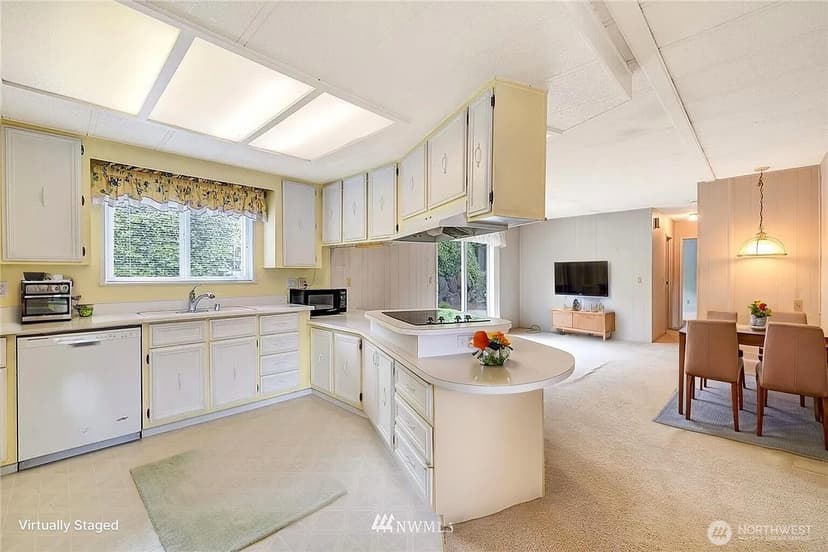 Property photo for 17044 Woodcrest Drive NE, Bothell photo 9