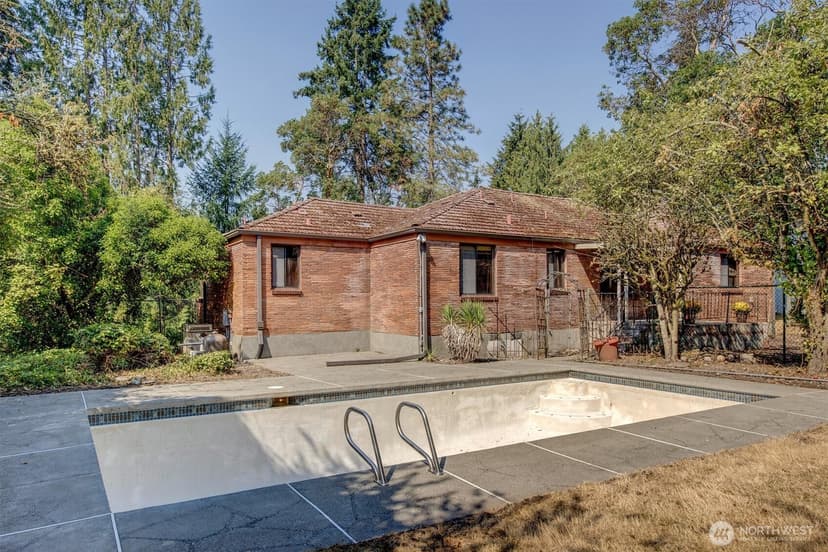Property photo for 16260 14th Avenue NE, Shoreline photo 30