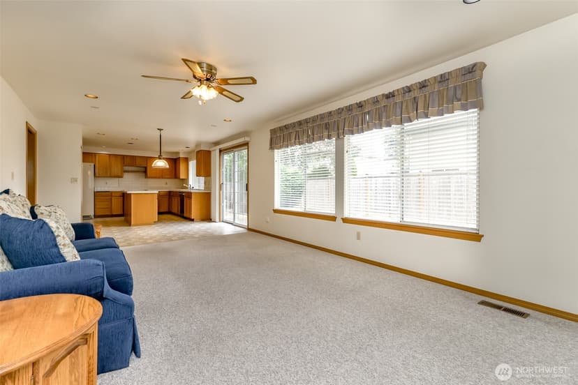 Property photo for 7415 92nd Avenue Ct SW, Lakewood photo 8