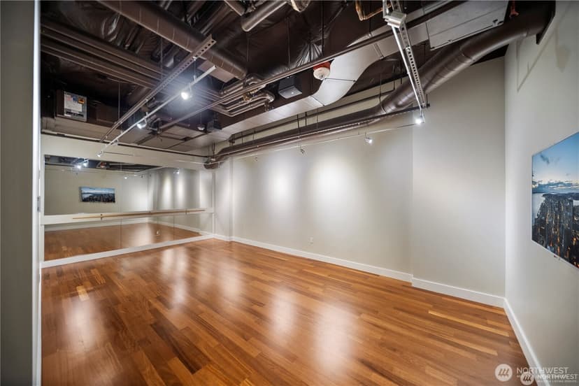 Property photo for 1521 2nd Avenue #1404, Seattle photo 30