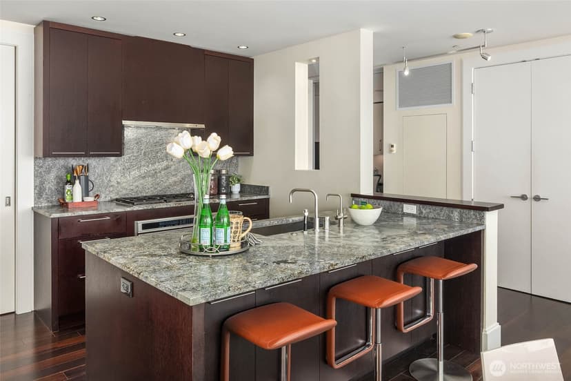 Property photo for 1521 2nd Avenue #1404, Seattle photo 14