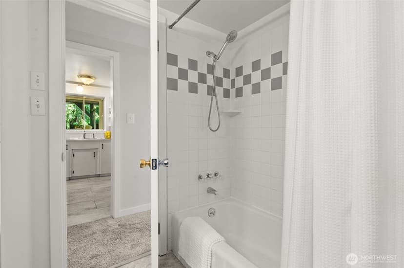 Property photo for 1248 S 129th Street, Burien photo 22