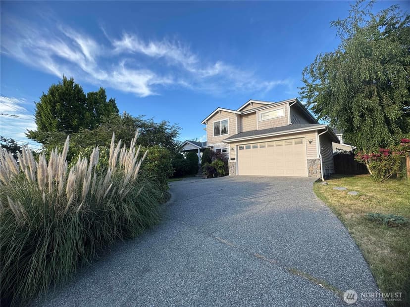 Property photo for 510 3rd Avenue N, Edmonds photo 2