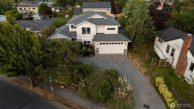 Property photo for 510 3rd Avenue N, Edmonds photo 3