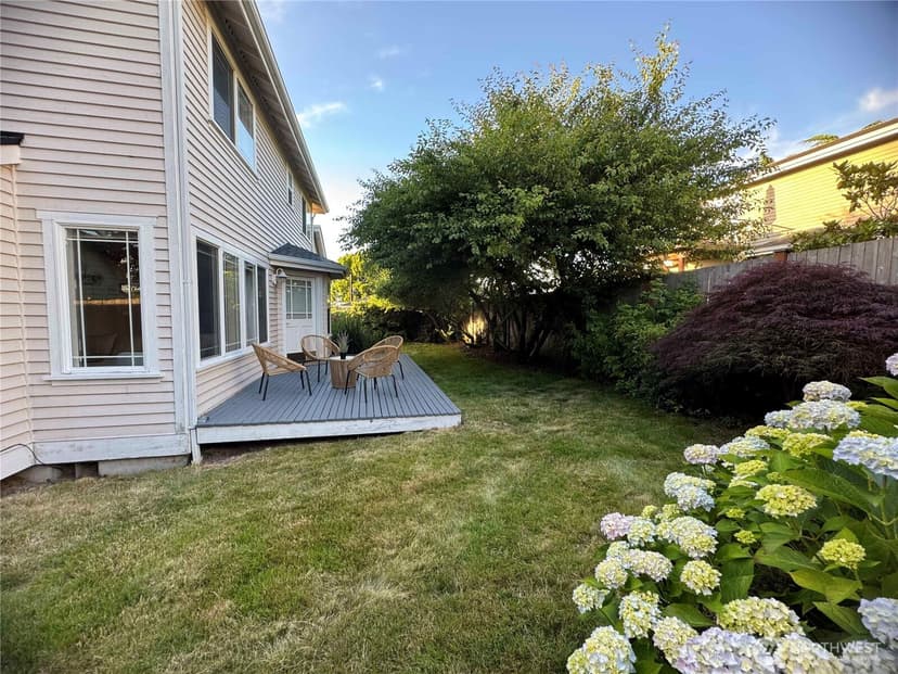 Property photo for 510 3rd Avenue N, Edmonds photo 36