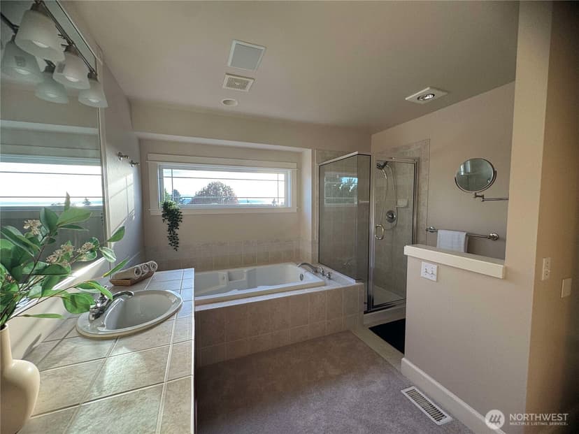 Property photo for 510 3rd Avenue N, Edmonds photo 28