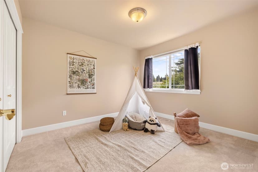 Property photo for 510 3rd Avenue N, Edmonds photo 31
