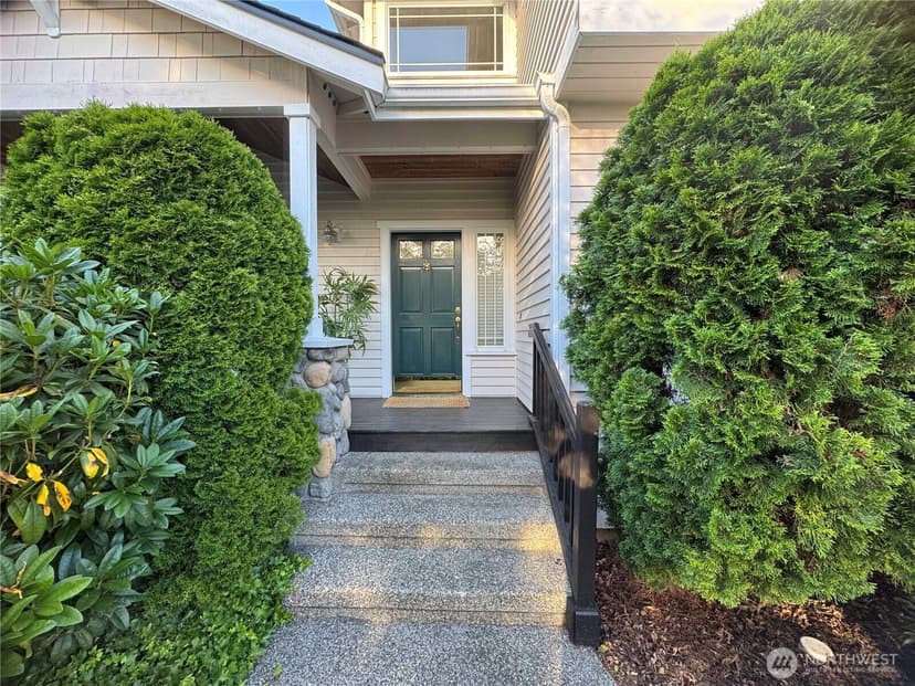 Property photo for 510 3rd Avenue N, Edmonds photo 4