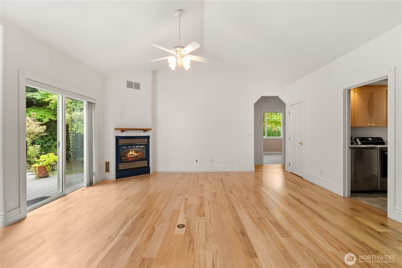 Property photo for 7201 Holly Hedge SW #8, Lakewood photo 7