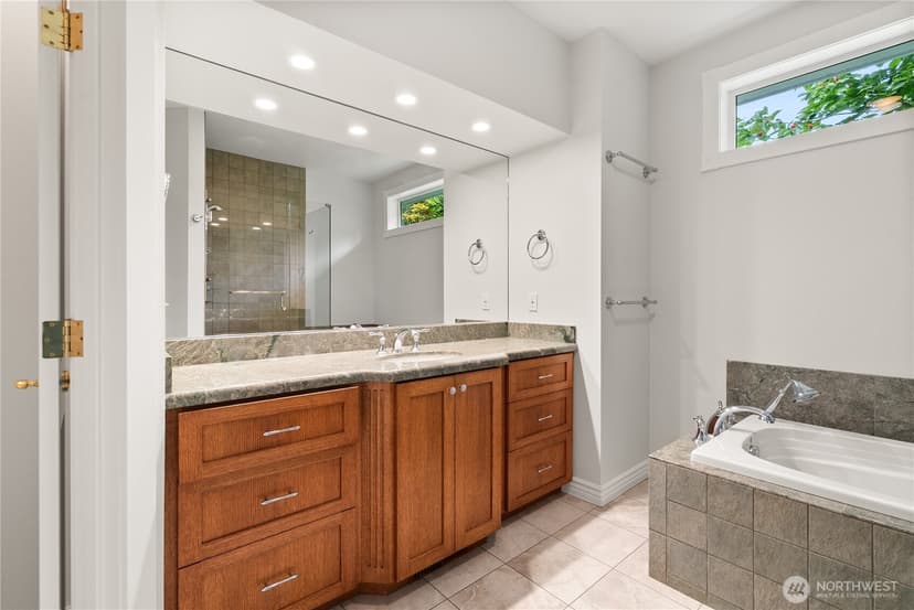 Property photo for 7201 Holly Hedge SW #8, Lakewood photo 22
