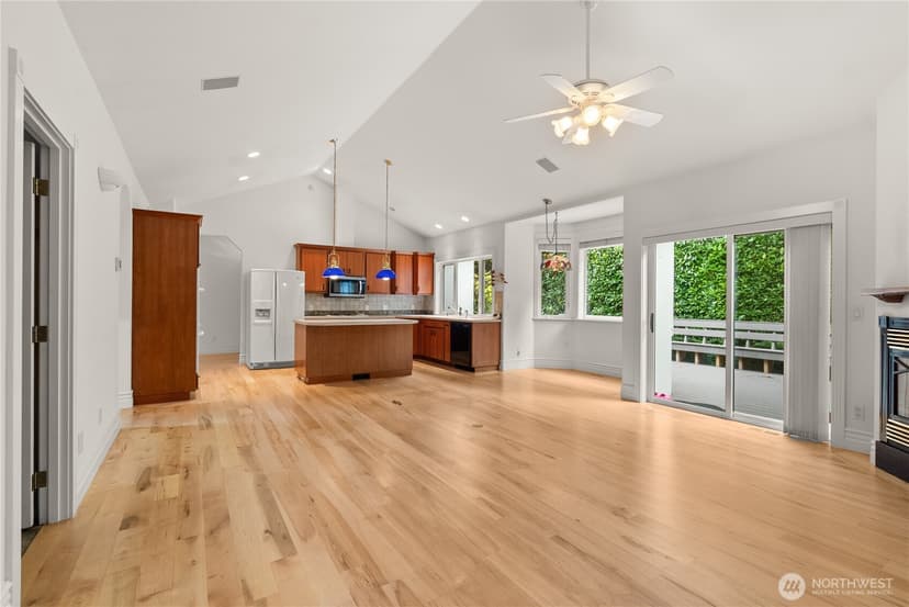 Property photo for 7201 Holly Hedge SW #8, Lakewood photo 9