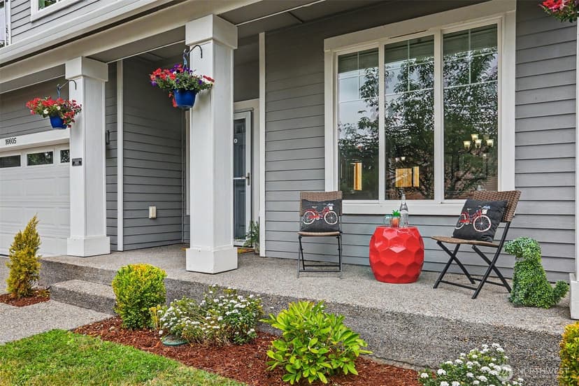 Property photo for 16605 41st Place W, Lynnwood photo 2