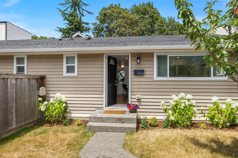 Property photo for 3300 Government Way #B, Seattle photo 2