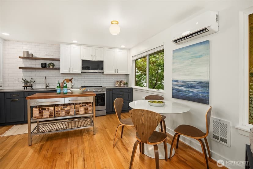 Property photo for 3300 Government Way #B, Seattle photo 8