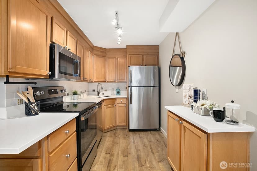Property photo for 1601 Taylor Avenue N #405, Seattle photo 9