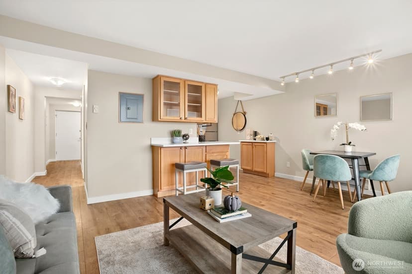 Property photo for 1601 Taylor Avenue N #405, Seattle photo 7