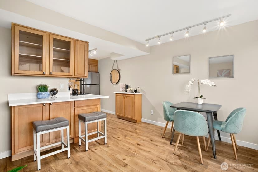 Property photo for 1601 Taylor Avenue N #405, Seattle photo 8