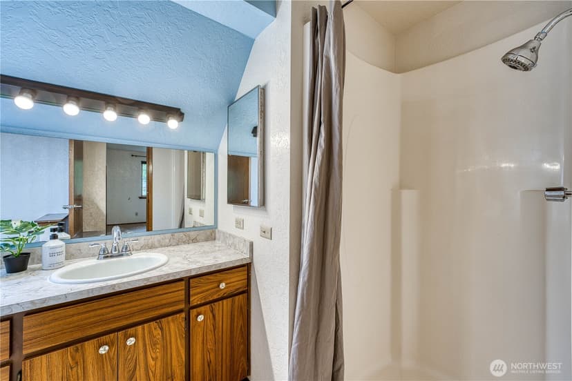 Property photo for 406 Pennie Lane, Bremerton photo 22
