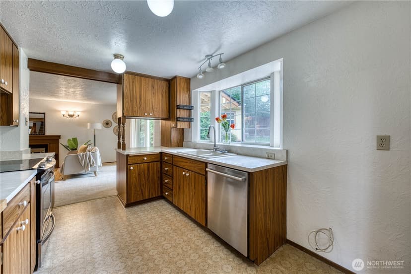 Property photo for 406 Pennie Lane, Bremerton photo 16