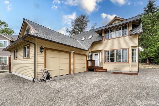 Property photo for 406 Pennie Lane, Bremerton