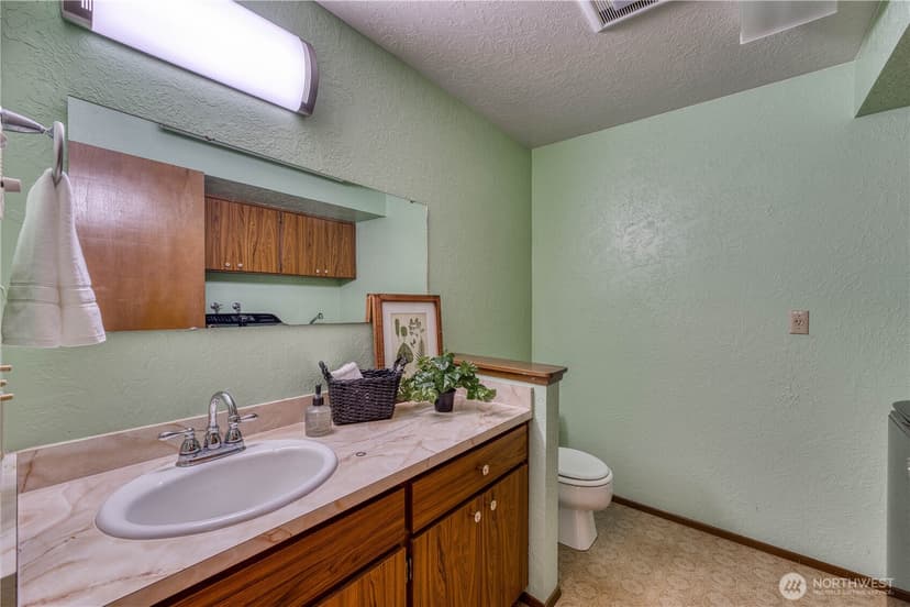 Property photo for 406 Pennie Lane, Bremerton photo 8