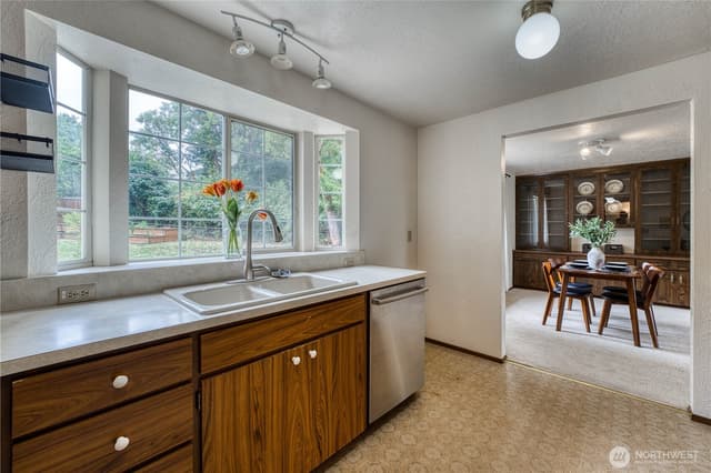 Property photo for 406 Pennie Lane, Bremerton photo 2
