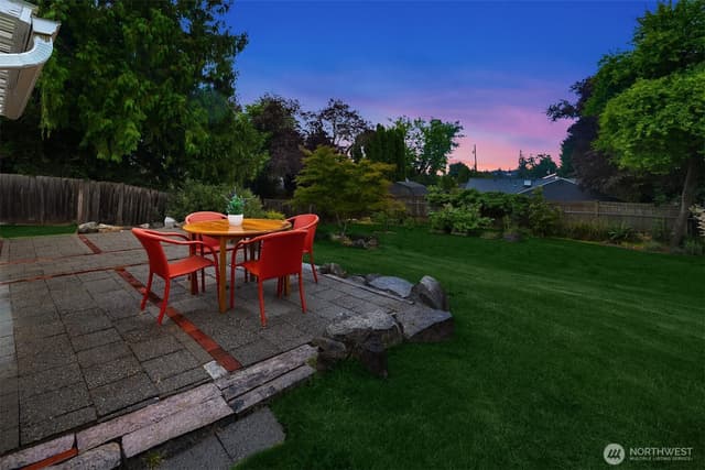 Property photo for 5702 239th Place SW, Mountlake Terrace photo 4