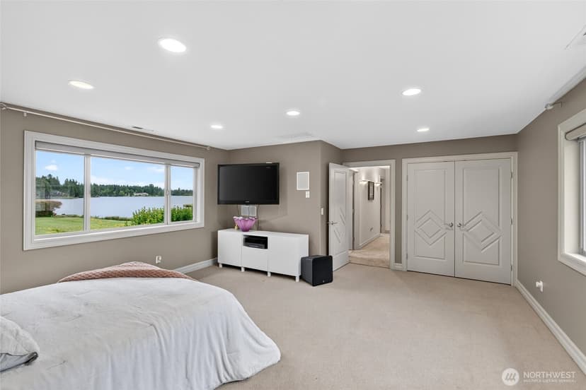 Property photo for 20208 Island Parkway East, Lake Tapps photo 35