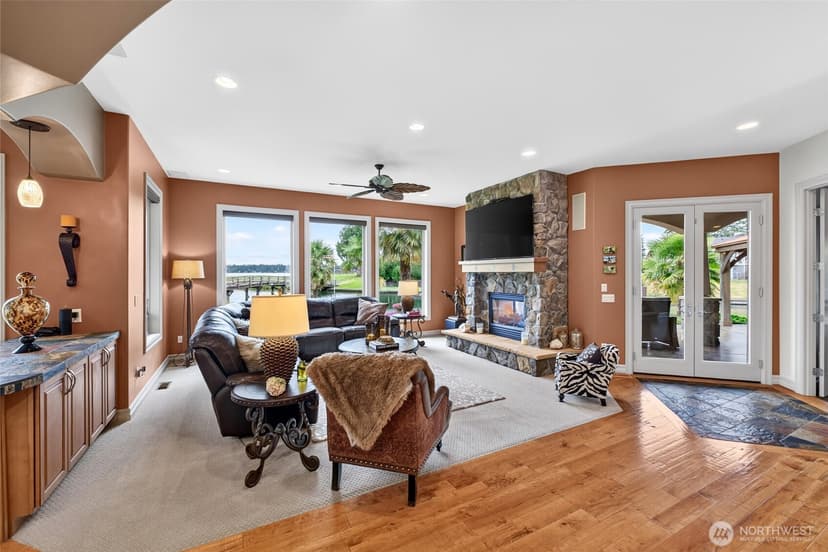 Property photo for 20208 Island Parkway East, Lake Tapps photo 17