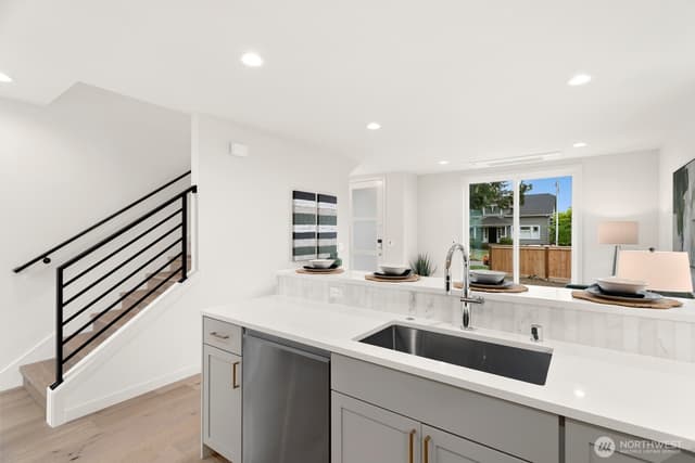 Property photo for 2815 W Bertona Street, Seattle photo 4