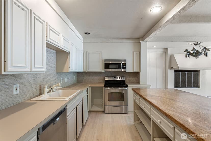 Property photo for 10260 Kaylen PL, Bellevue photo 13