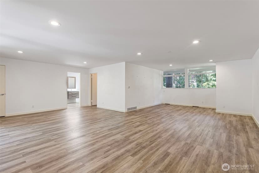 Property photo for 10260 Kaylen PL, Bellevue photo 18