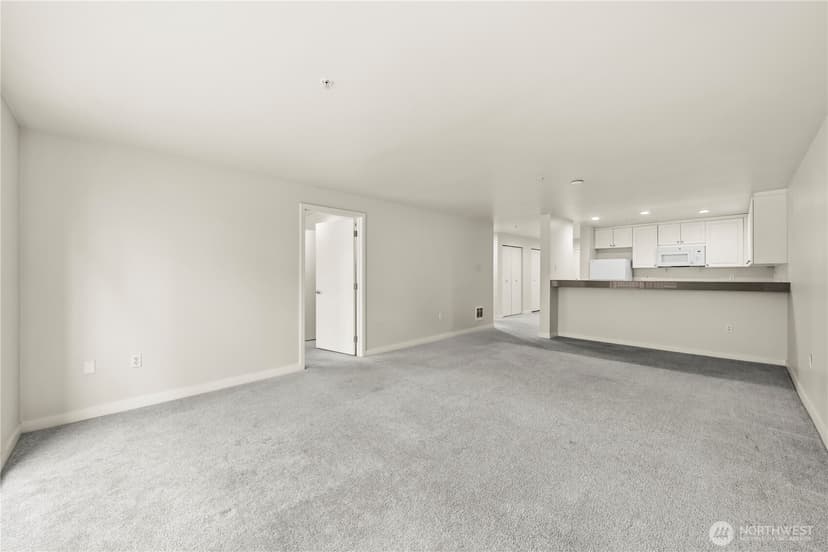 Property photo for 321 10th Avenue S #610, Seattle photo 12