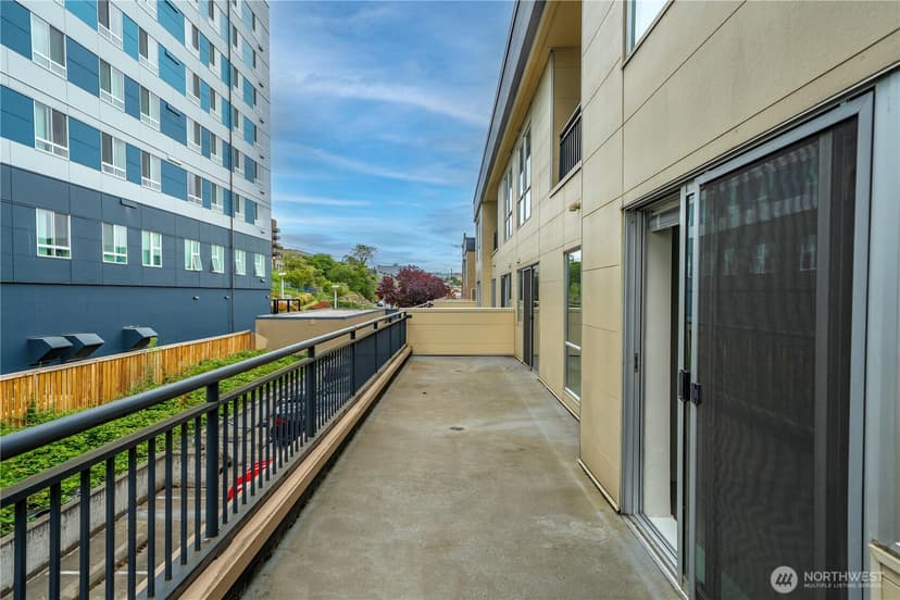 Property photo for 321 10th Avenue S #610, Seattle photo 5