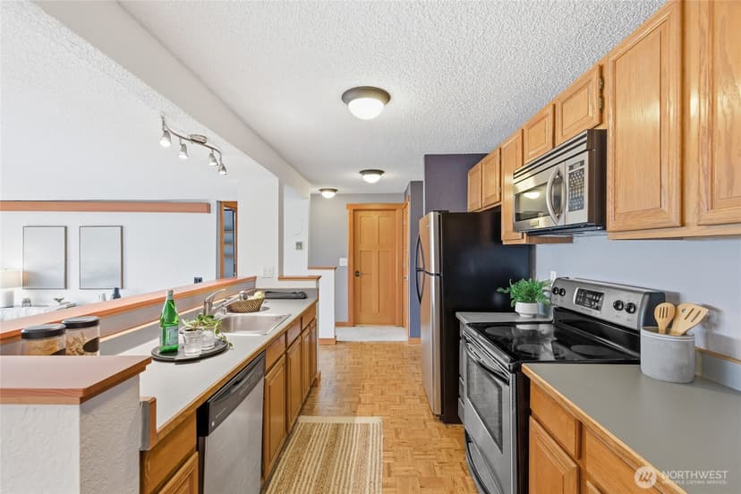 Property photo for 2500 W Manor Place #216, Seattle photo 8