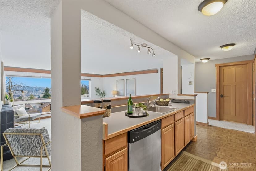 Property photo for 2500 W Manor Place #216, Seattle photo 7