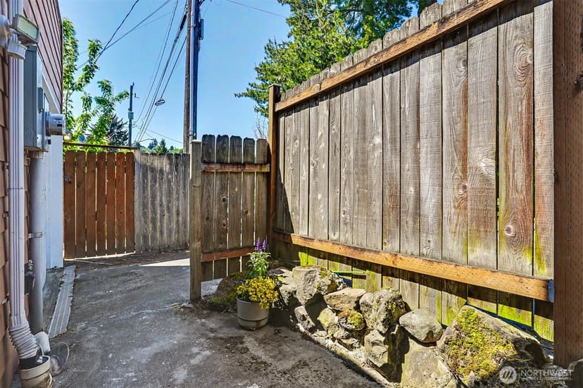 Property photo for 4001 31st Avenue S, Seattle photo 36