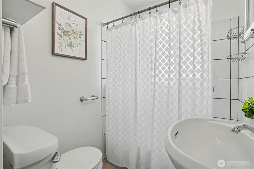 Property photo for 4001 31st Avenue S, Seattle photo 23