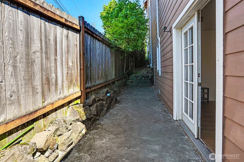 Property photo for 4001 31st Avenue S, Seattle photo 37
