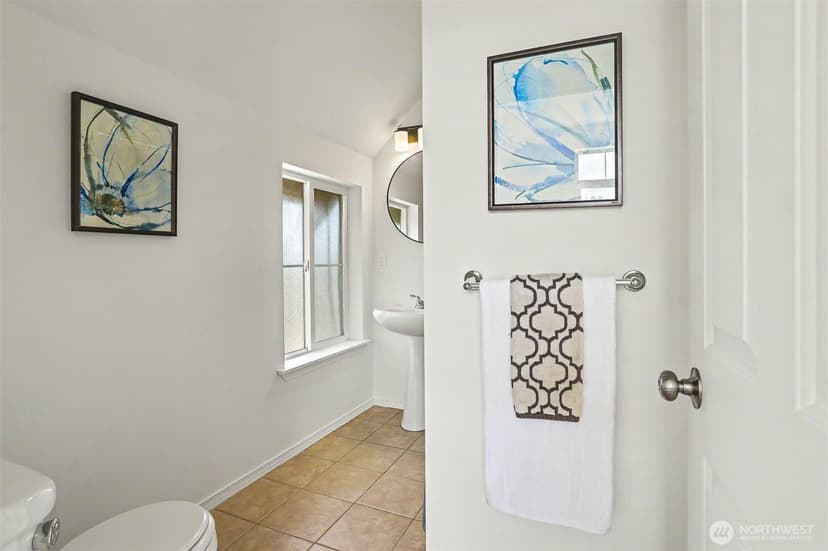 Property photo for 4001 31st Avenue S, Seattle photo 35