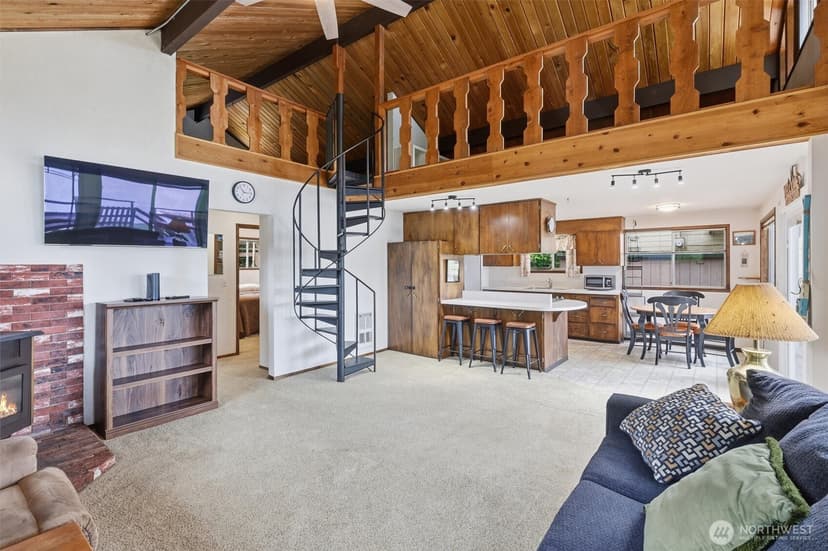Property photo for 2020 S Lake Roesiger Road, Snohomish photo 9