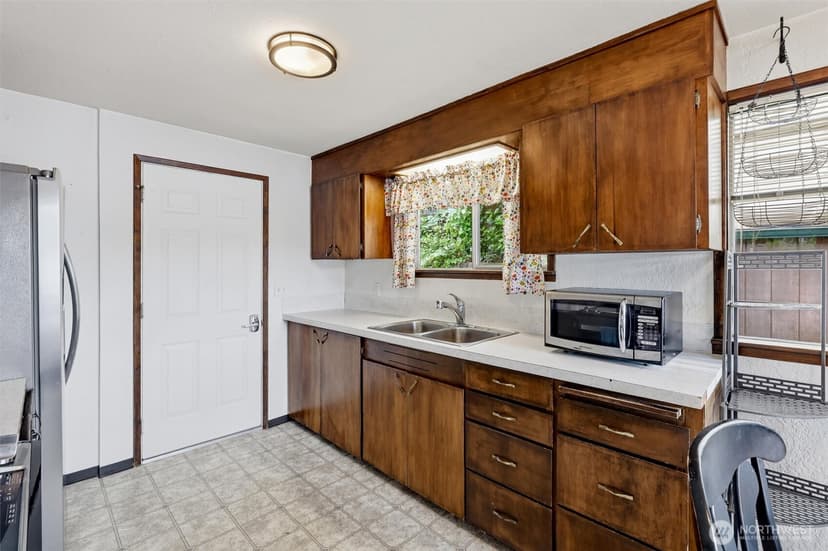 Property photo for 2020 S Lake Roesiger Road, Snohomish photo 3