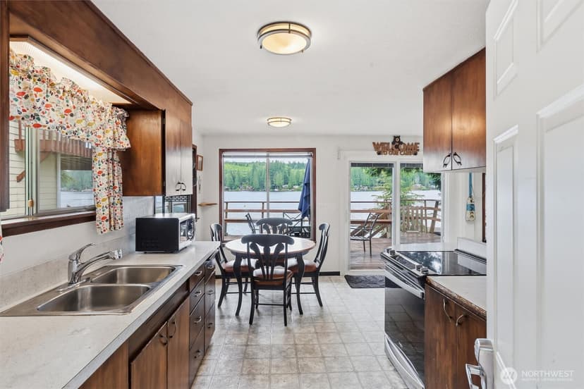 Property photo for 2020 S Lake Roesiger Road, Snohomish photo 2