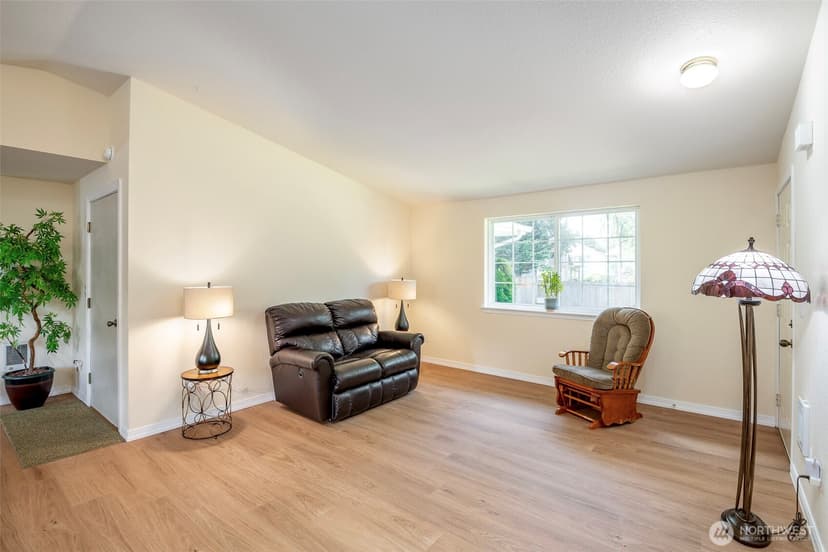 Property photo for 8409 Moreland Avenue SW, Lakewood photo 4