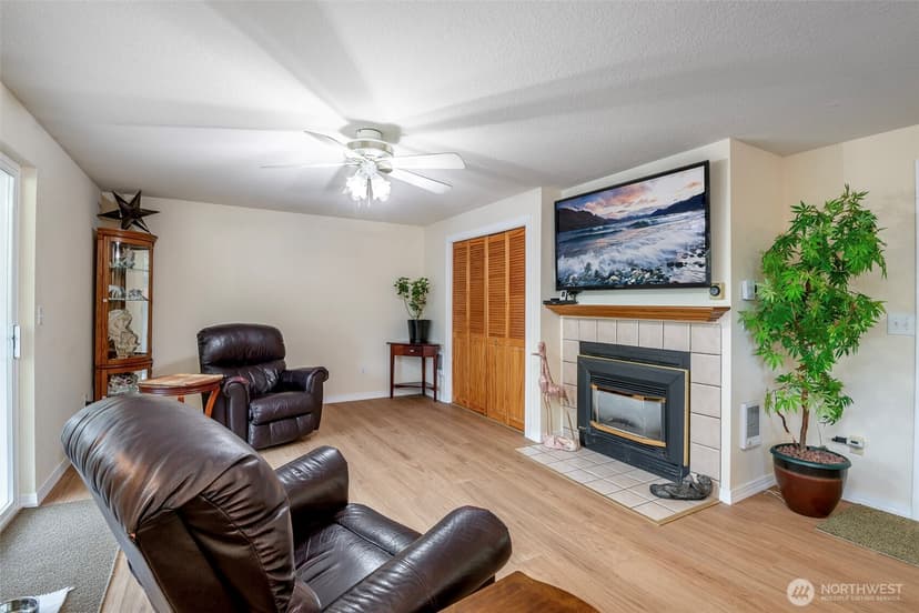 Property photo for 8409 Moreland Avenue SW, Lakewood photo 10