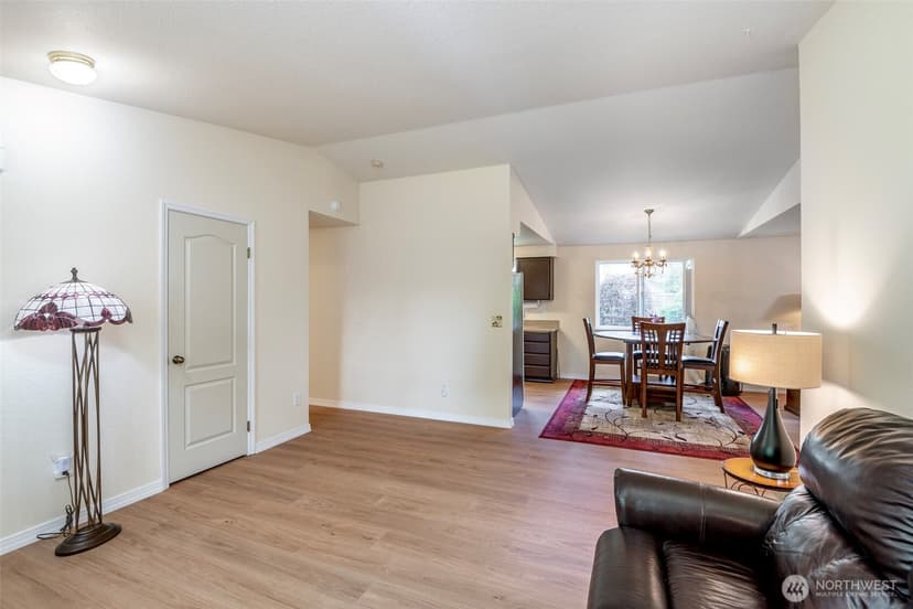 Property photo for 8409 Moreland Avenue SW, Lakewood photo 6