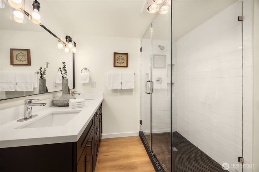 Property photo for 5040 35th Avenue SW, Seattle photo 17