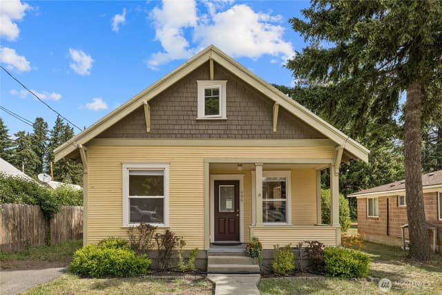 Property photo for 606 W 2nd Street, Cle Elum photo 2
