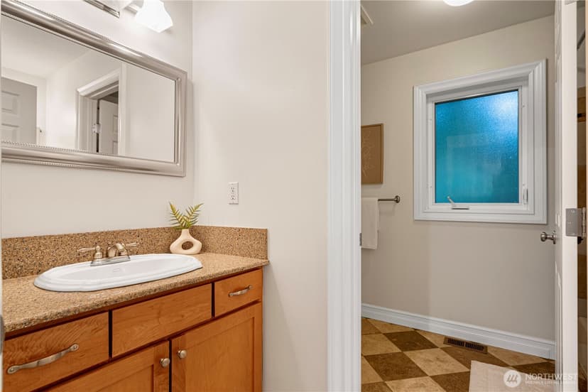 Property photo for 1528 NE 97th St, Seattle photo 23